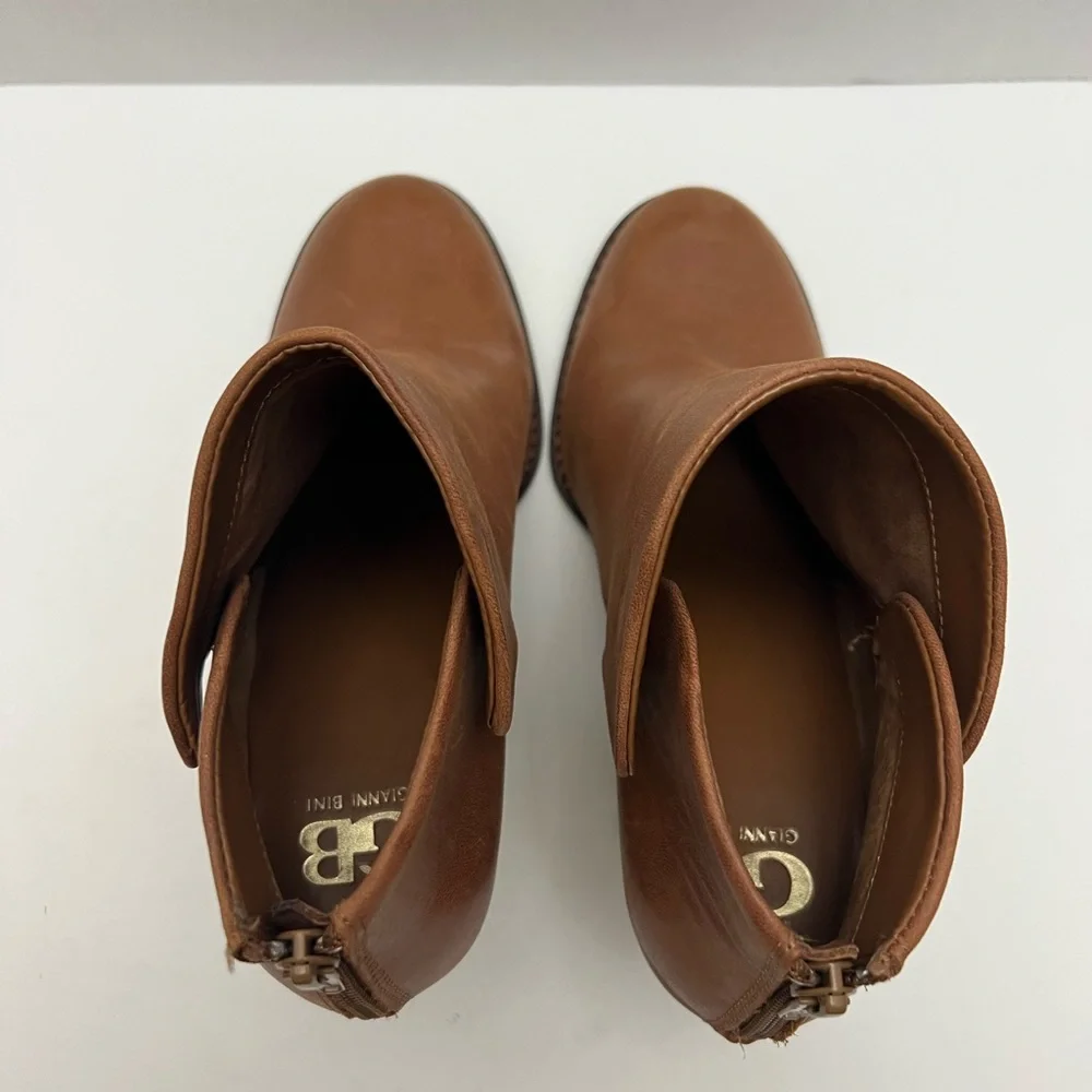 Gianni Bini wedge ankle boots.. Size:9M